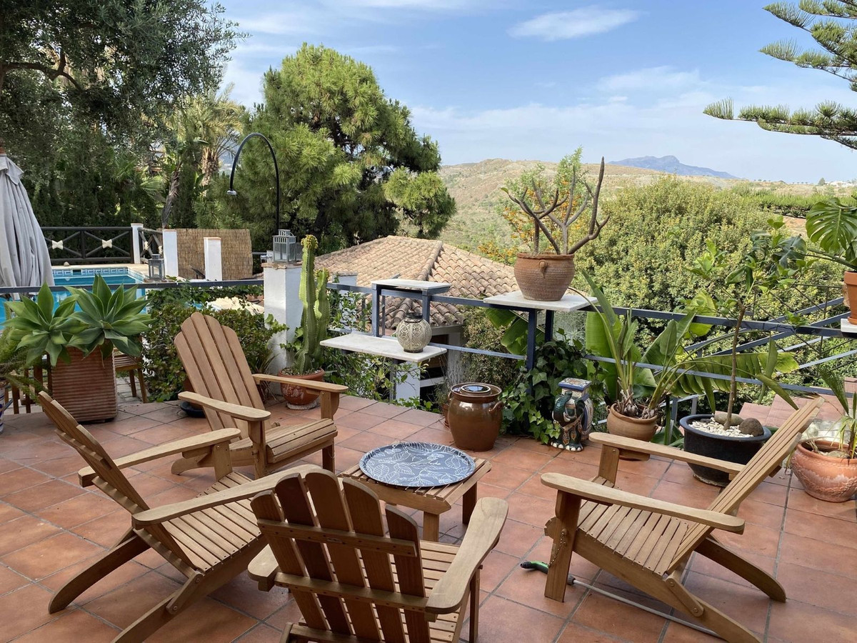 6 bedroom Villas for sale in Nueva Milla de Oro – R5346556 6 bedroom Villas for sale in Nueva Milla de Oro – R5346556