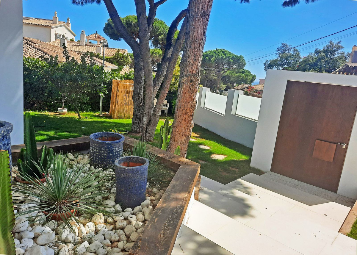 4 bedroom Villas for sale in Elviria – R4895608