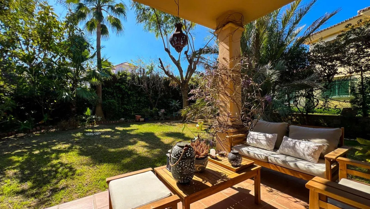 Pareados de 4 dormitorios en venta en Riviera del Sol – R5350978