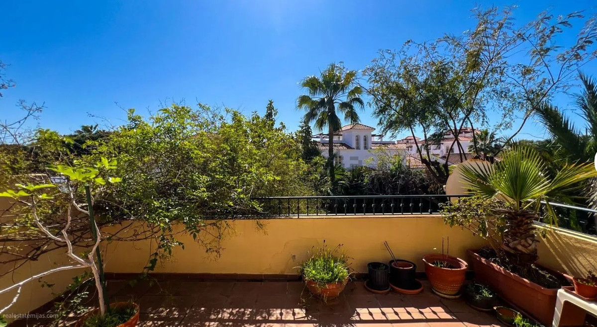 Pareados de 4 dormitorios en venta en Riviera del Sol – R5350978