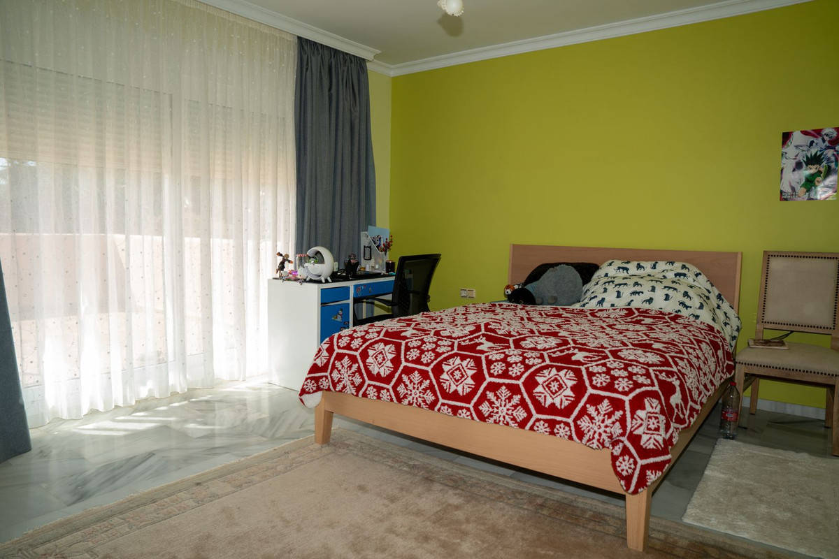 4 bedroom Villas for sale in Elviria – R5346391 4 bedroom Villas for sale in Elviria – R5346391