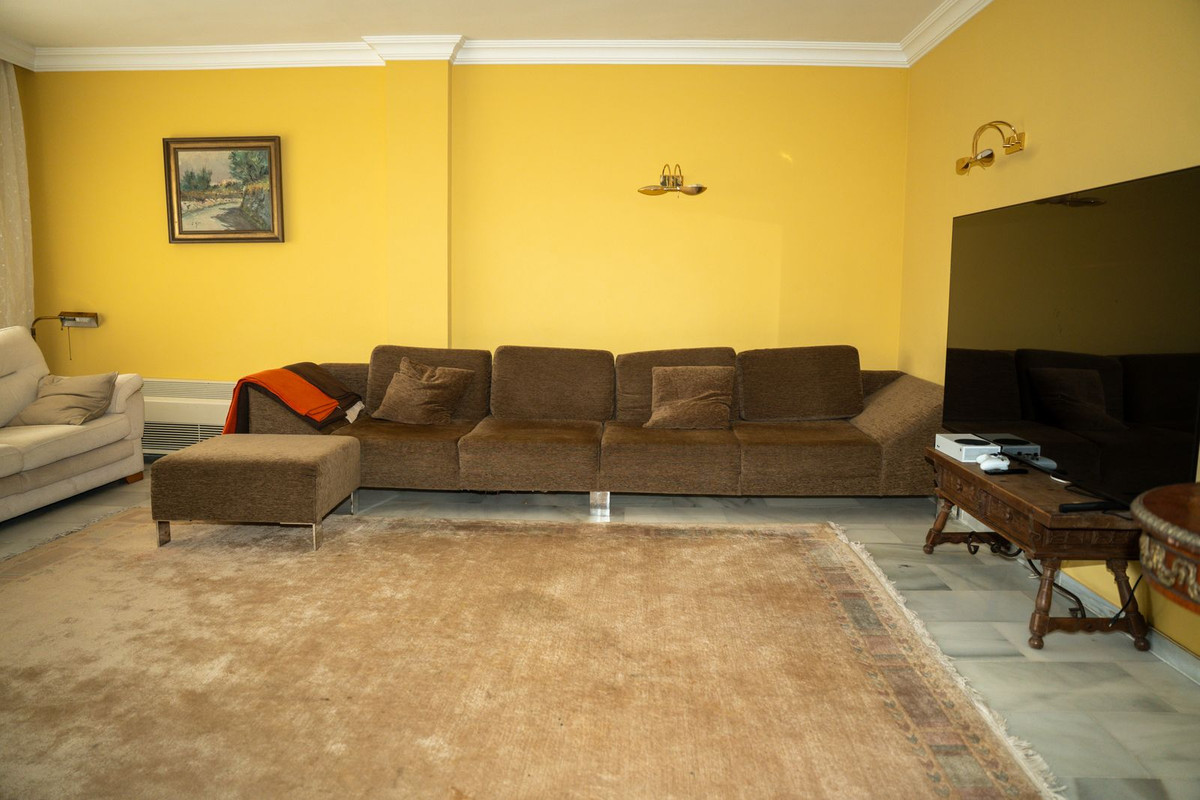 4 bedroom Villas for sale in Elviria – R5346391 4 bedroom Villas for sale in Elviria – R5346391