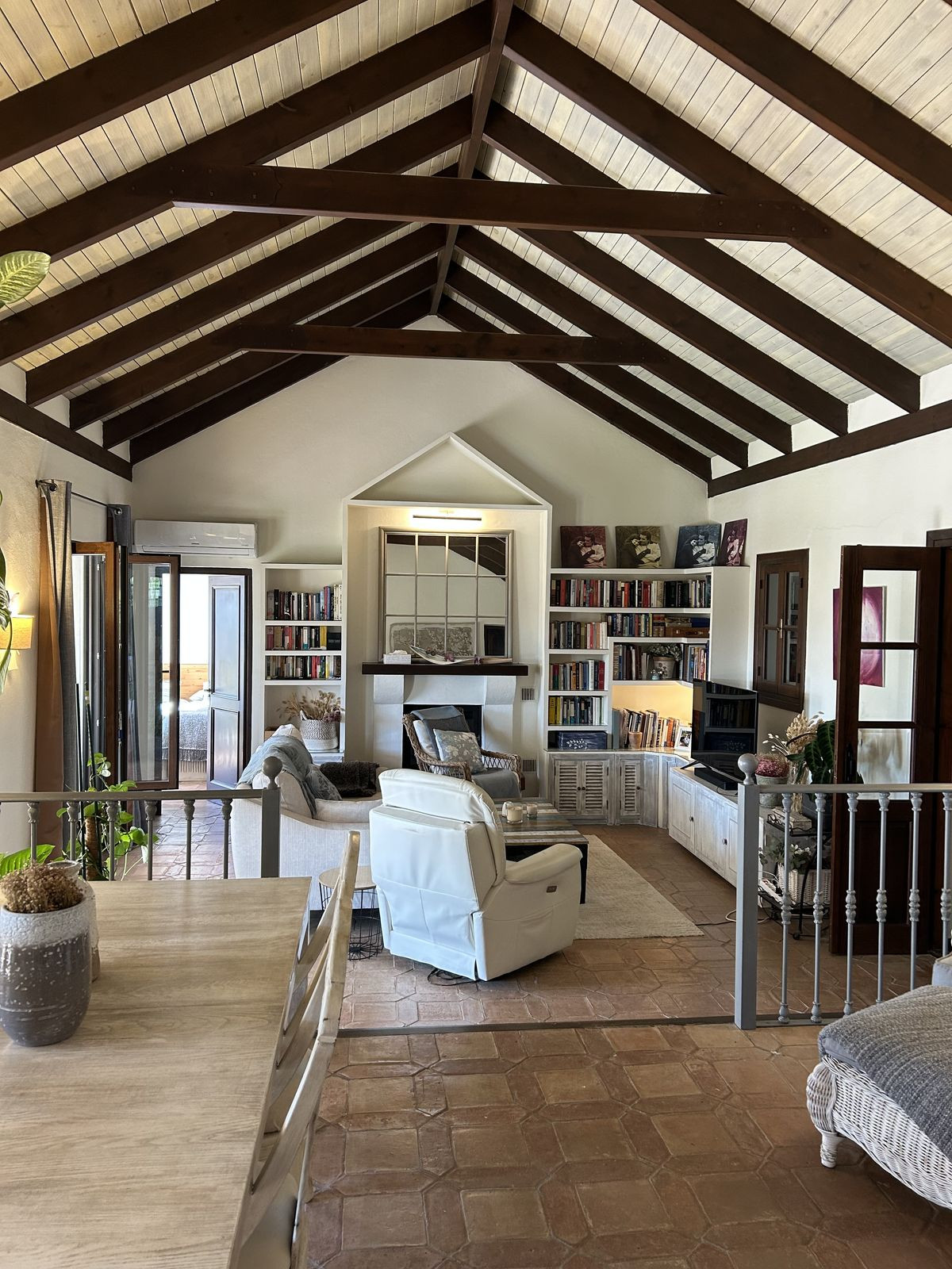 4 bedroom Villas for sale in Nueva Milla de Oro – R5273947