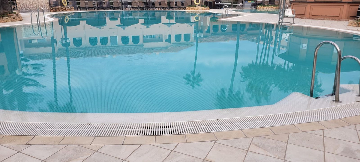 2 bedroom Apartments for sale in Calahonda – R5329798