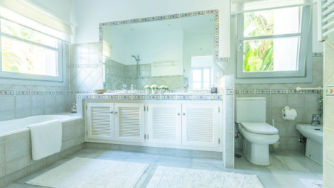 4 bedroom Villas for sale in Sierra Blanca – R4226188