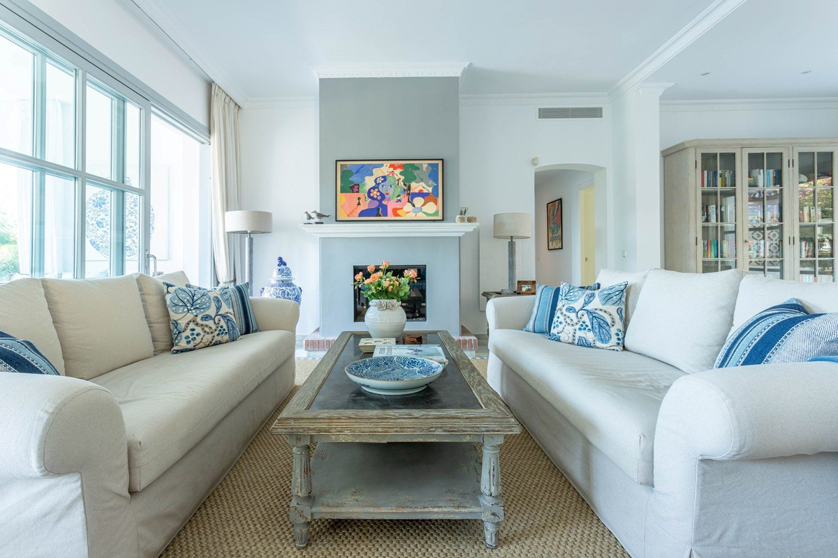 4 bedroom Villas for sale in Sierra Blanca – R4226188 4 bedroom Villas for sale in Sierra Blanca – R4226188