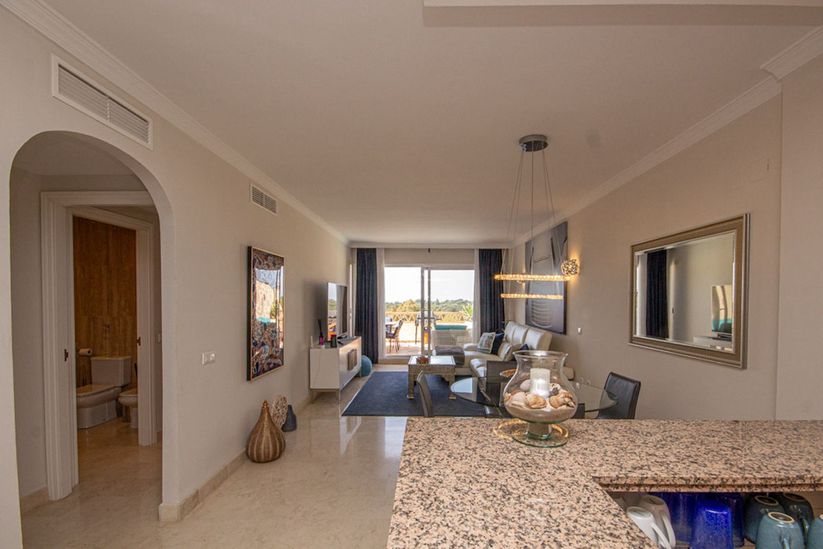2 bedroom Apartments for sale in Elviria – R5363959