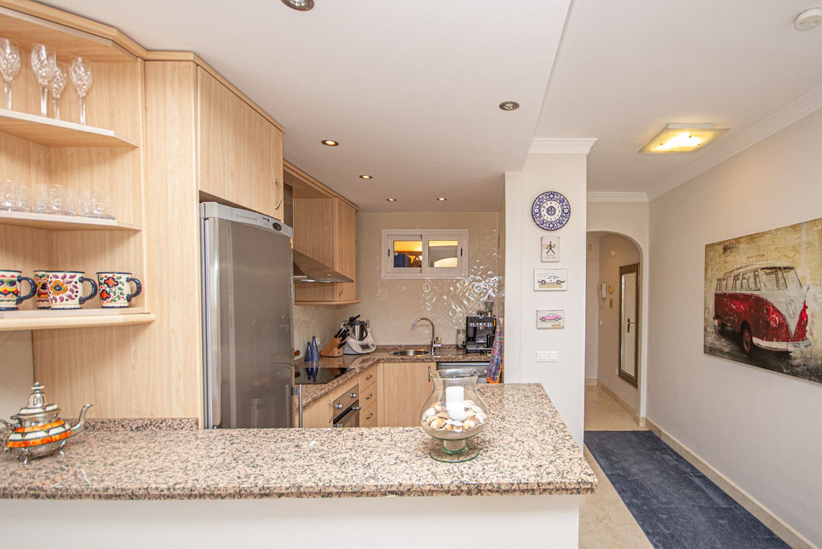 2 bedroom Apartments for sale in Elviria – R5363959