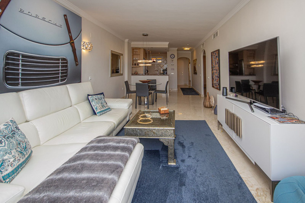 2 bedroom Apartments for sale in Elviria – R5363959