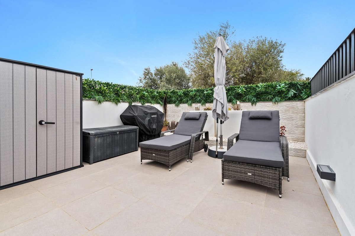 4 bedroom Townhouses for sale in La Cala de Mijas – R5356627