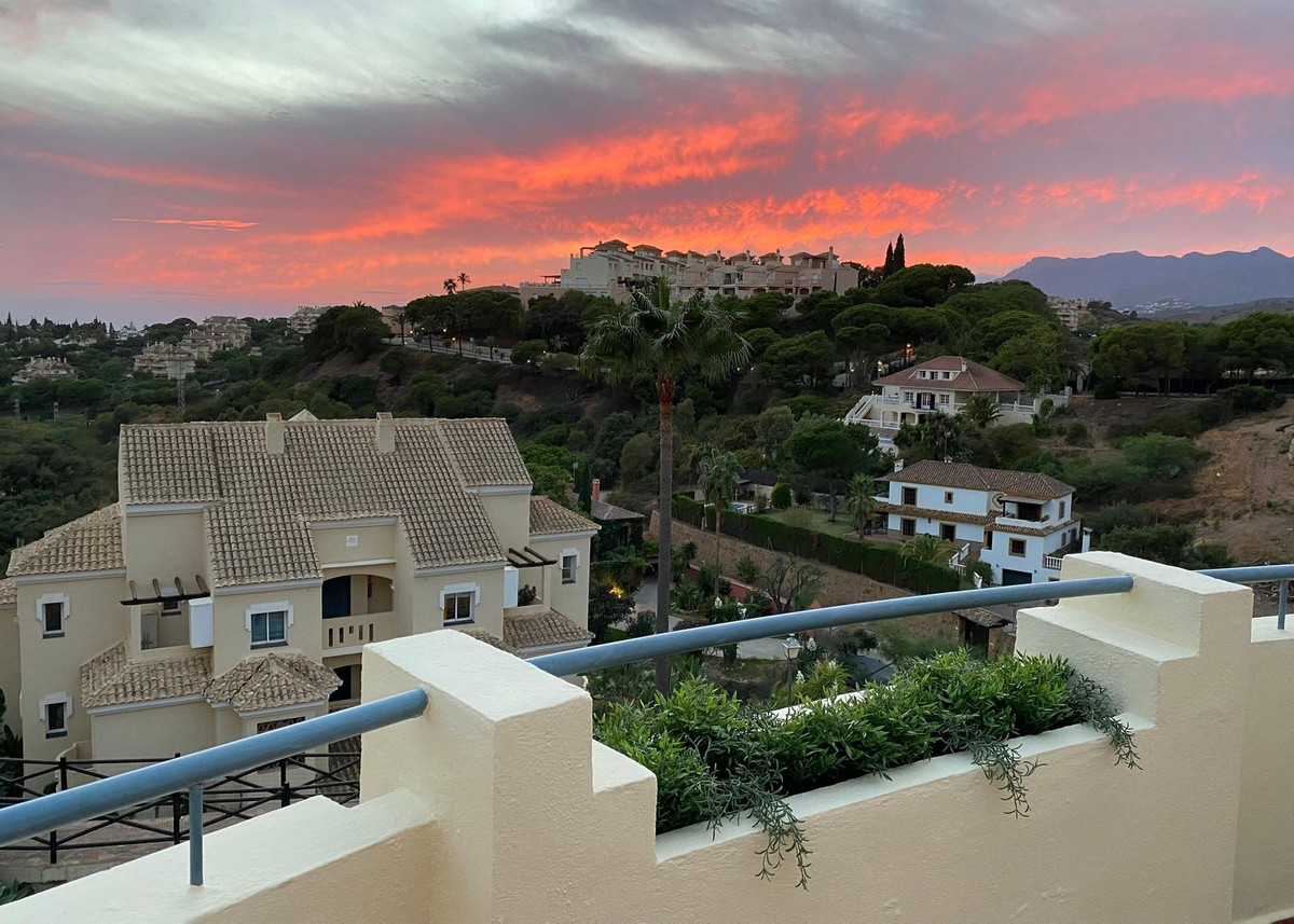 2 bedroom Apartments for sale in Elviria – R5203144