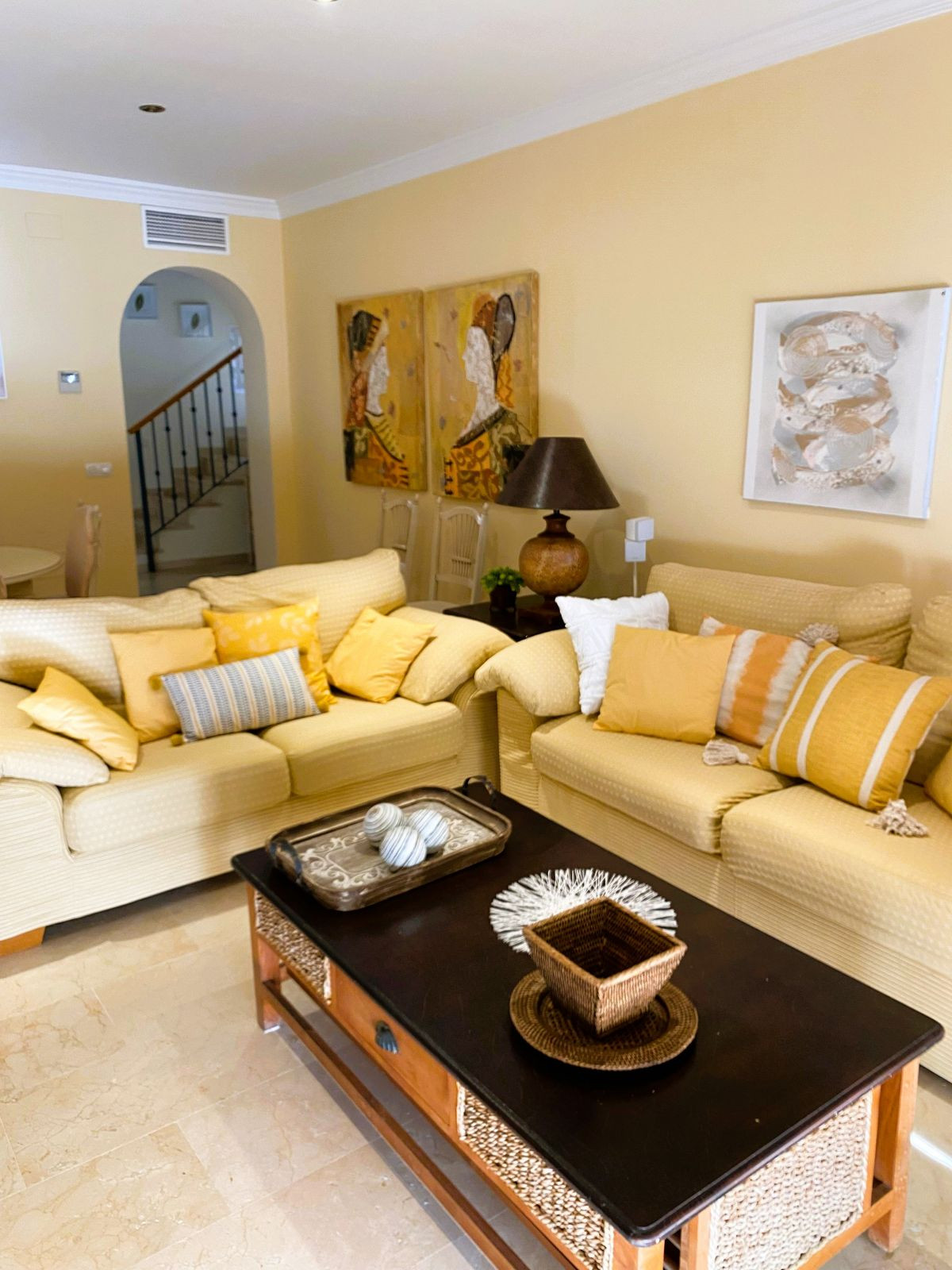 2 bedroom Apartments for sale in Elviria – R5203144