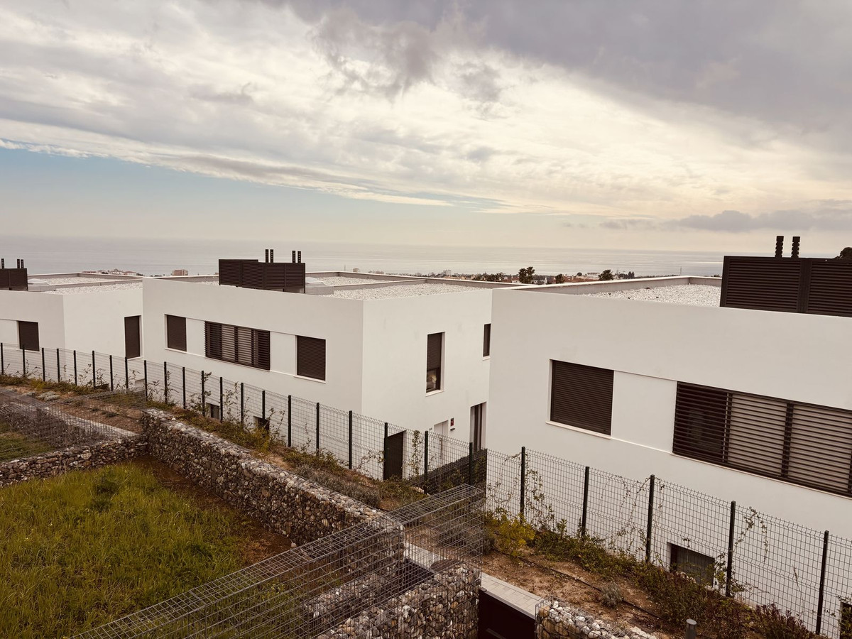 3 bedroom Semi-detached for sale in Riviera del Sol – R5330407