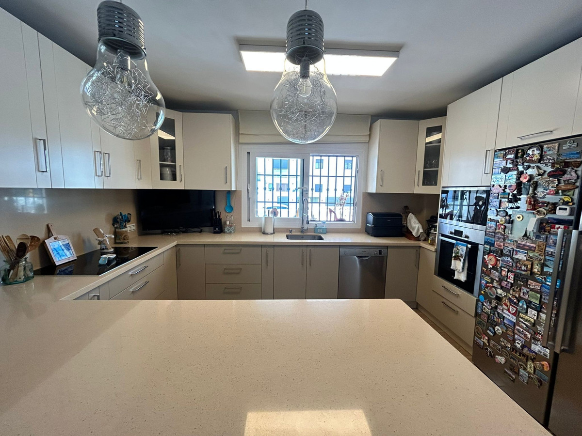 4 bedroom Townhouses for sale in Guadalmina Alta – R5283214