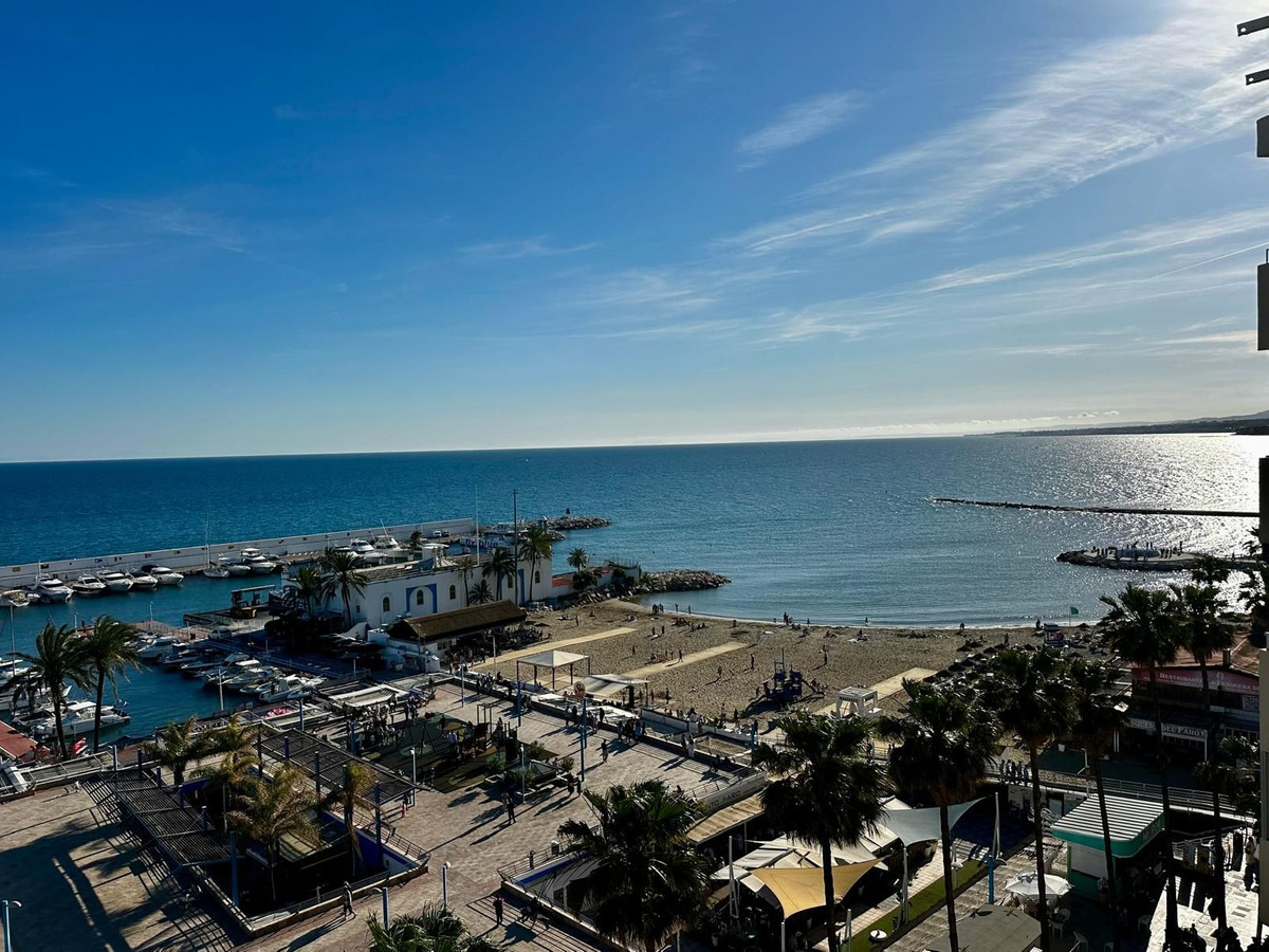 3 bedroom Penthouses for sale in Marbella – R5139037