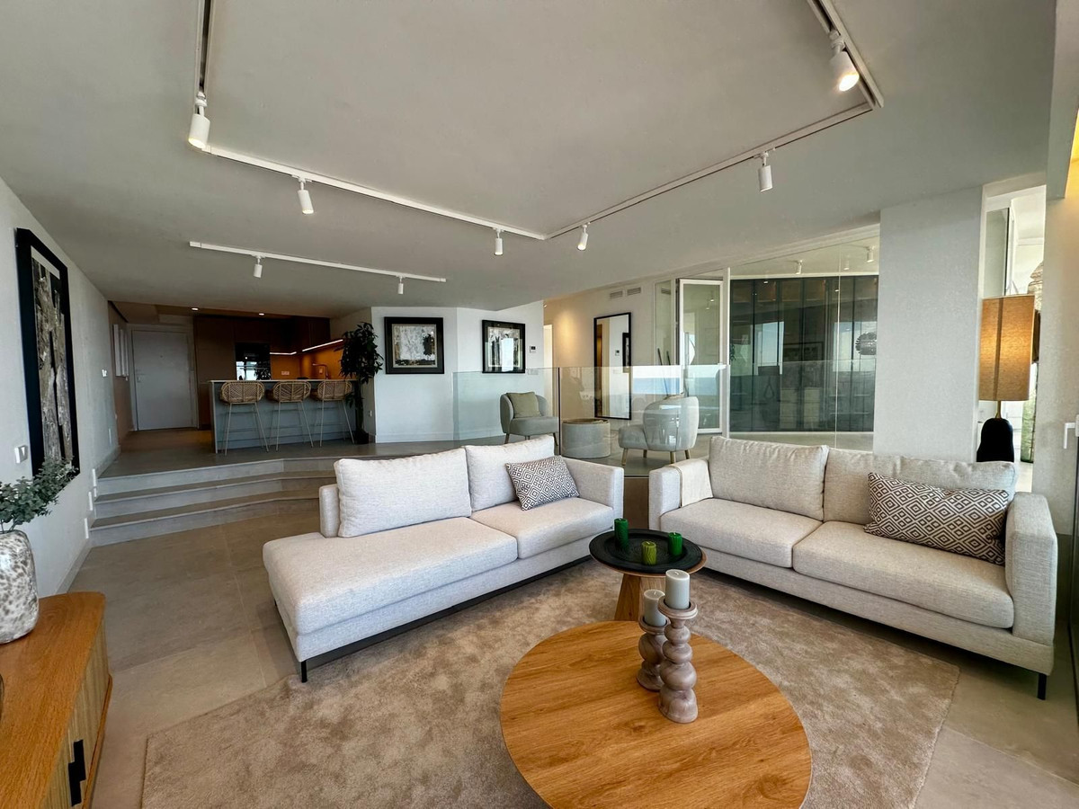 3 bedroom Penthouses for sale in Marbella – R5139037