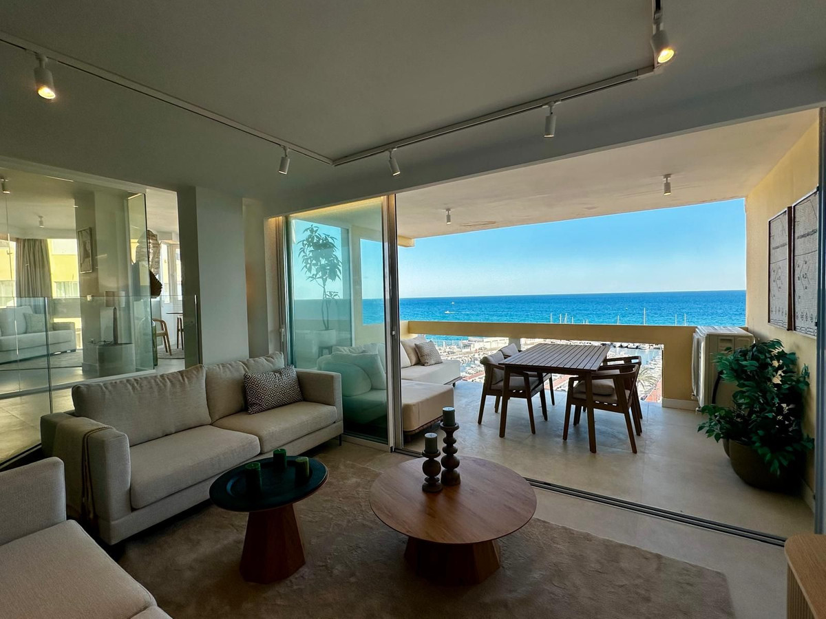 3 bedroom Penthouses for sale in Marbella – R5139037