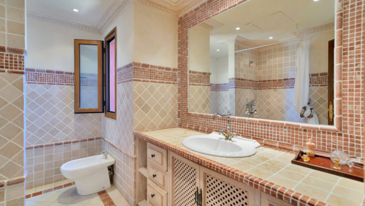 5 bedroom Apartments for sale in Guadalmina Baja – R5220436 in 