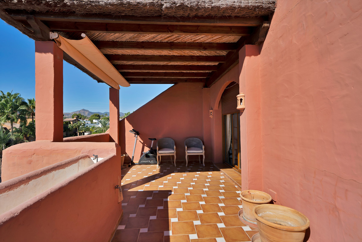 5 bedroom Apartments for sale in Guadalmina Baja – R5220436