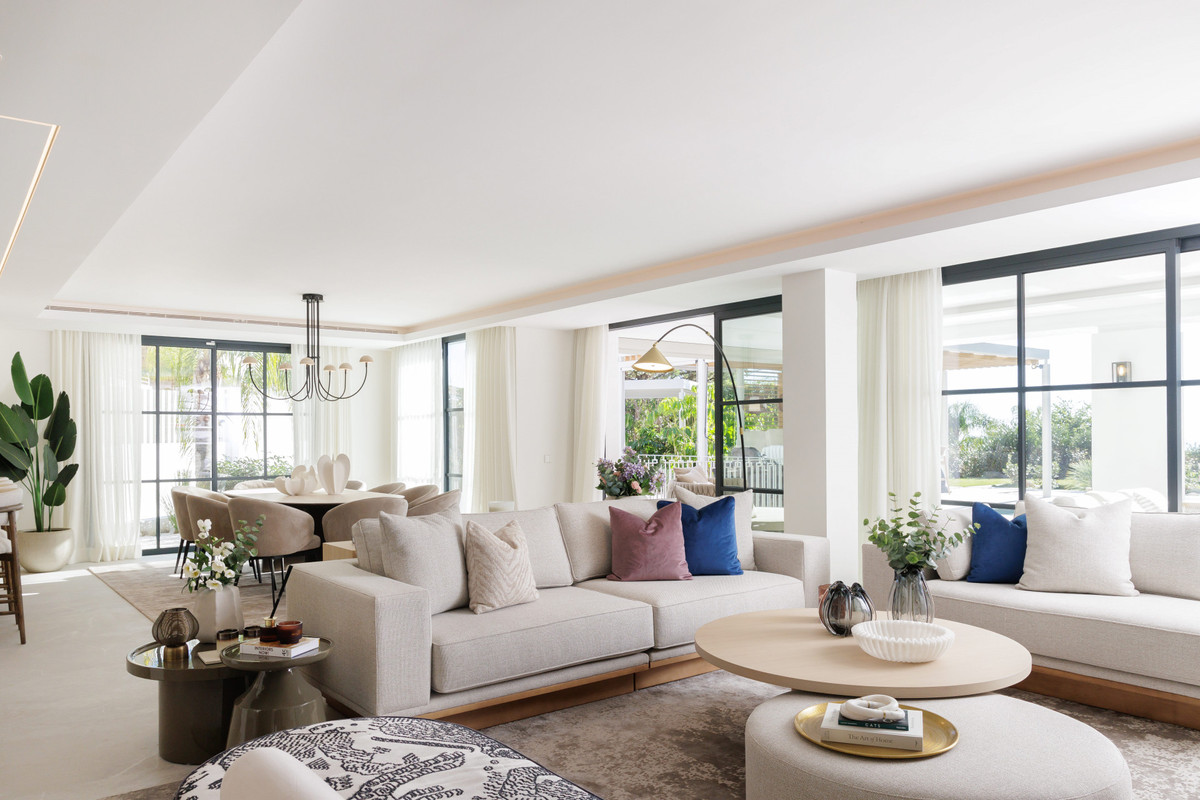 5 bedroom Villas for sale in La Quinta – R5236744 5 bedroom Villas for sale in La Quinta – R5236744