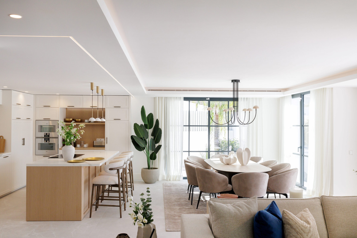 5 bedroom Villas for sale in La Quinta – R5236744 5 bedroom Villas for sale in La Quinta – R5236744