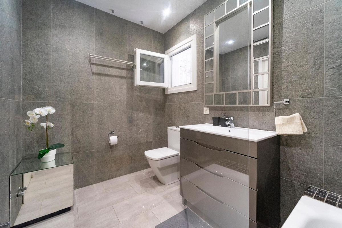 4 bedroom Villas for sale in Marbesa – R5350501