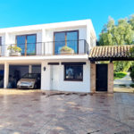5 bedroom Villas for sale in Las Chapas – R4102684