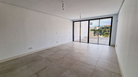 2 bedroom Apartments for sale in Artola – R4627222