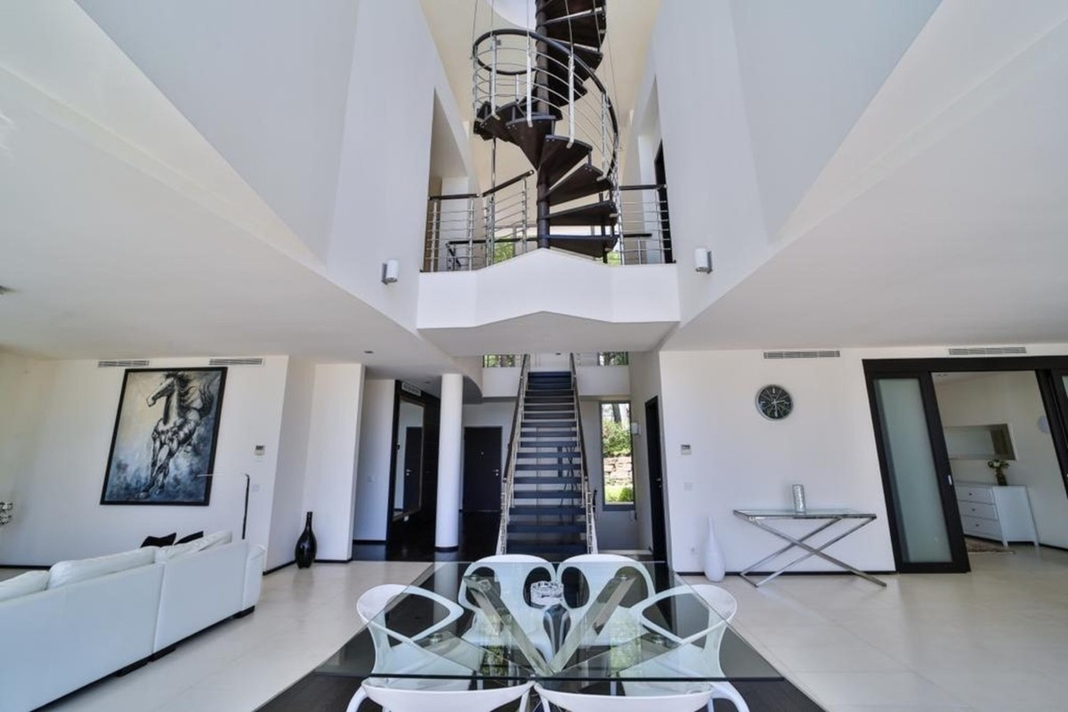 4 bedroom Villas for sale in Sierra Blanca – R3361870