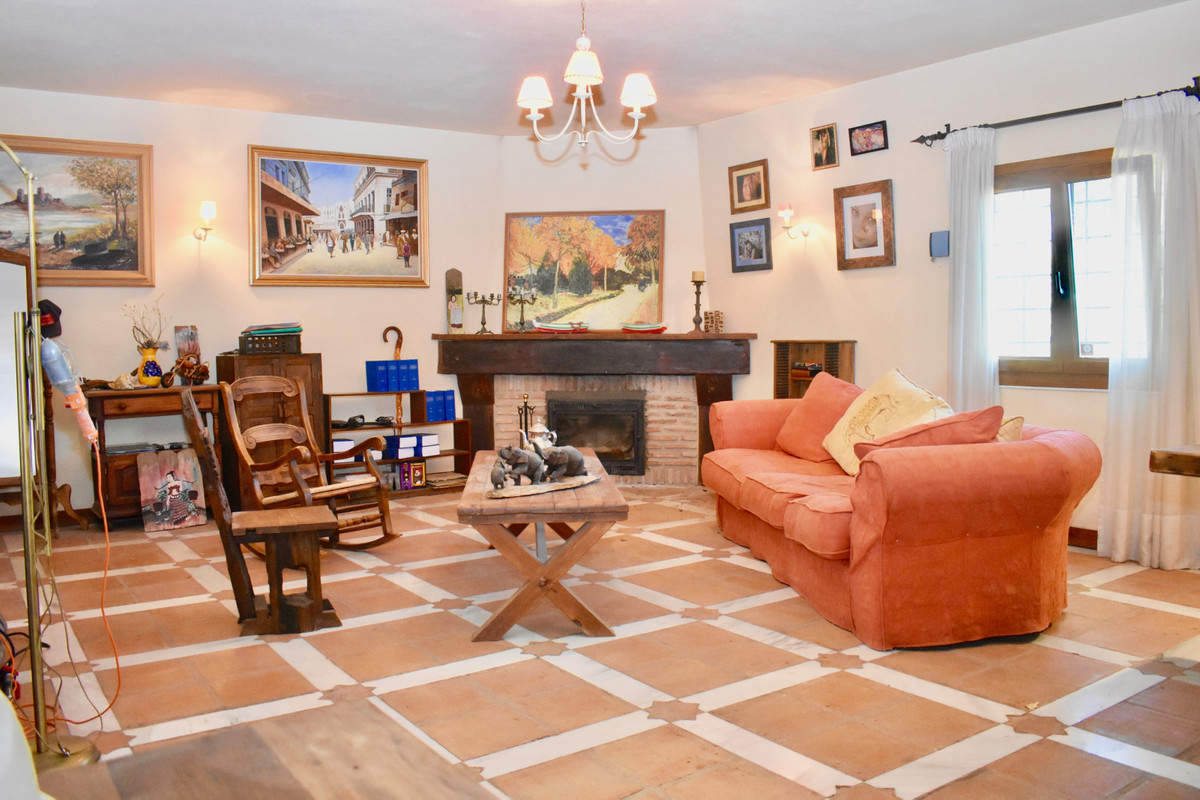 4 bedroom Villas for sale in La Cala de Mijas – R3417835