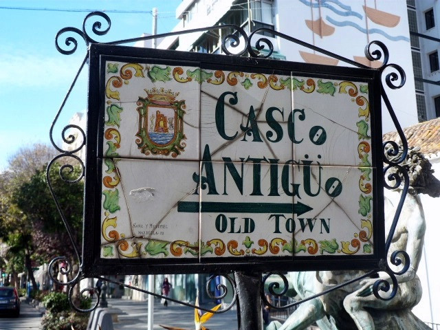 Adosados de 6 dormitorios en venta en Marbella – R171886