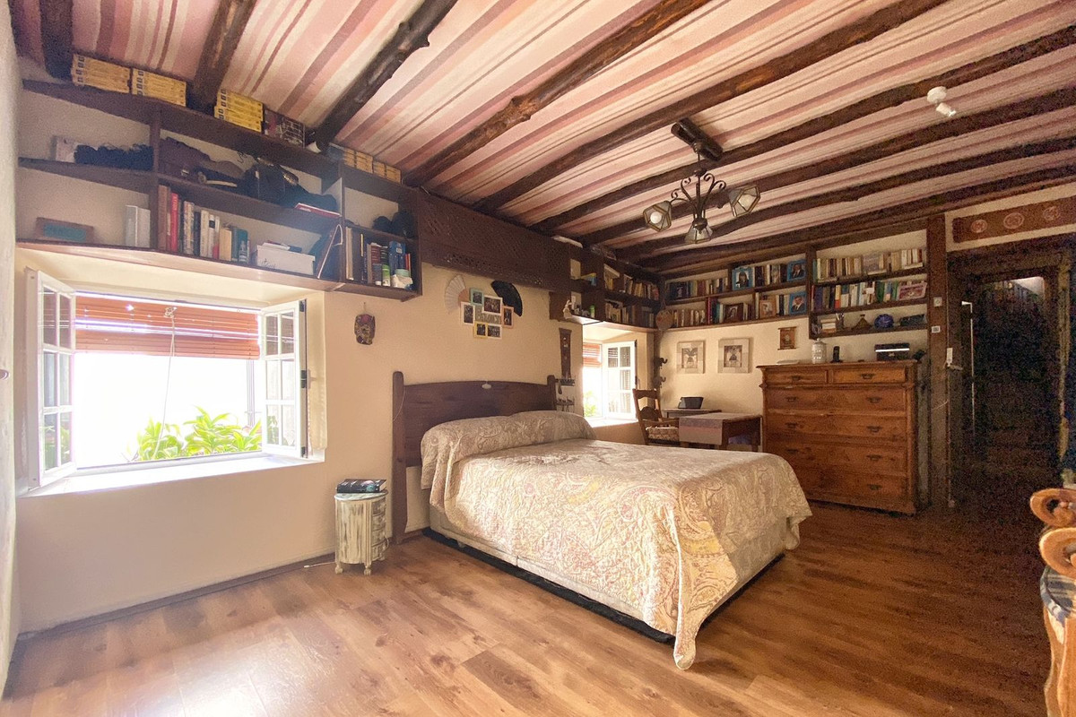 Adosados de 6 dormitorios en venta en Marbella – R171886