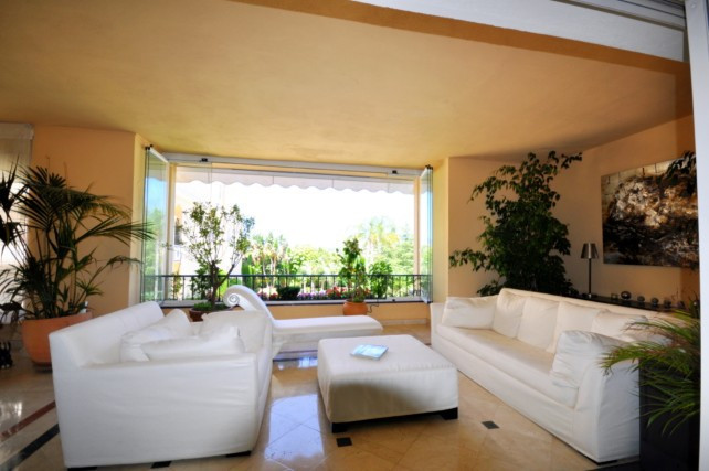 Apartamentos de 4 dormitorios en venta en Marbella – R2786435