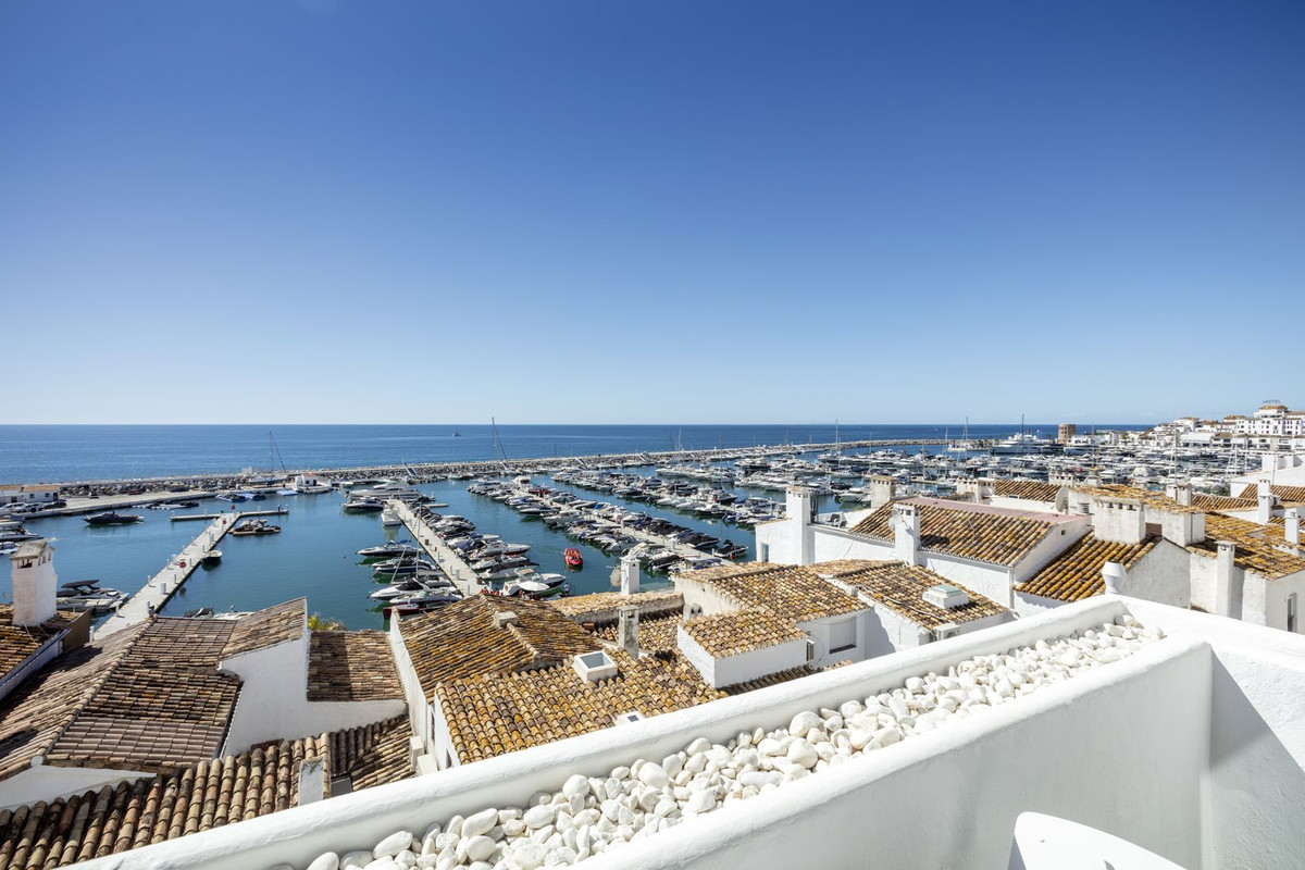 2 bedroom Penthouses for sale in Puerto Banús – R5378773 2 bedroom Penthouses for sale in Puerto Banús – R5378773