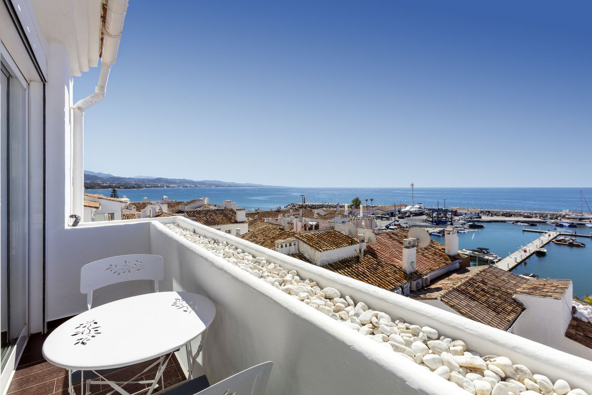 2 bedroom Penthouses for sale in Puerto Banús – R5378773 2 bedroom Penthouses for sale in Puerto Banús – R5378773