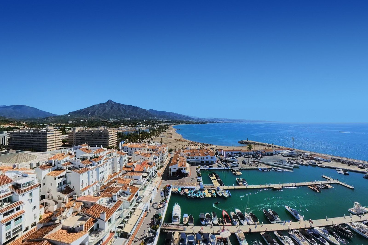 2 bedroom Penthouses for sale in Puerto Banús – R5378773 2 bedroom Penthouses for sale in Puerto Banús – R5378773