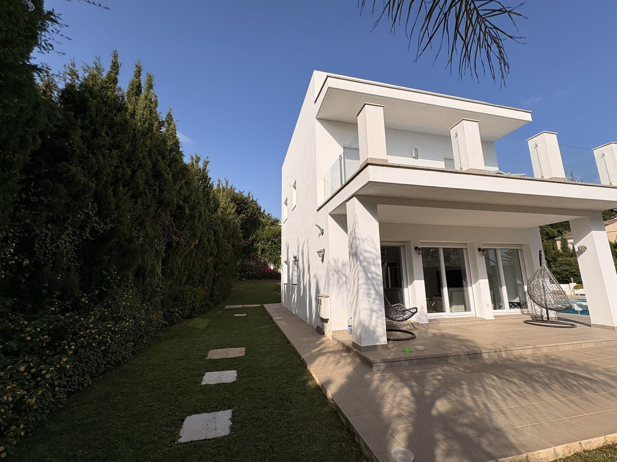 6 bedroom Villas for sale in Mijas – R5369140