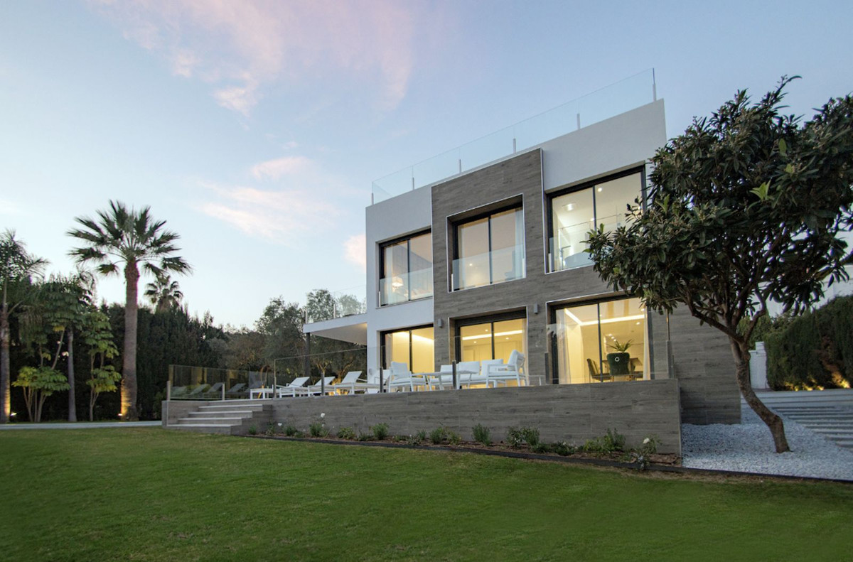 5 bedroom Villas for sale in Nueva Andaluc�a – R4846231 5 bedroom Villas for sale in Nueva Andaluc�a – R4846231