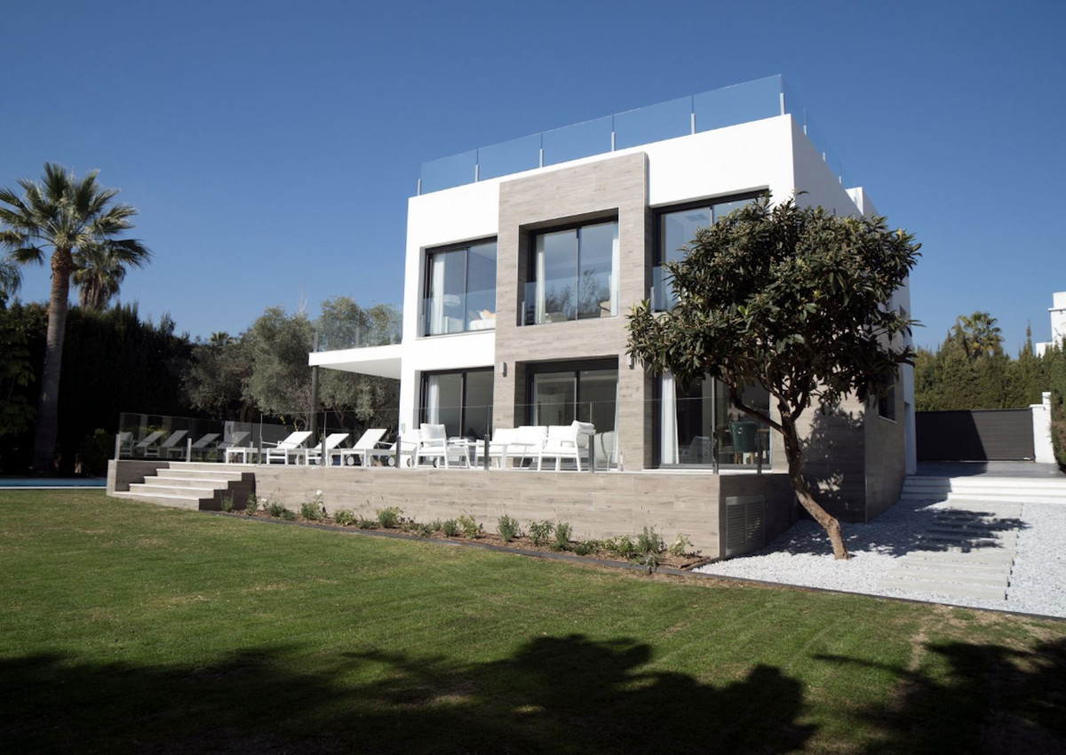 5 bedroom Villas for sale in Nueva Andaluc�a – R4846231 5 bedroom Villas for sale in Nueva Andaluc�a – R4846231