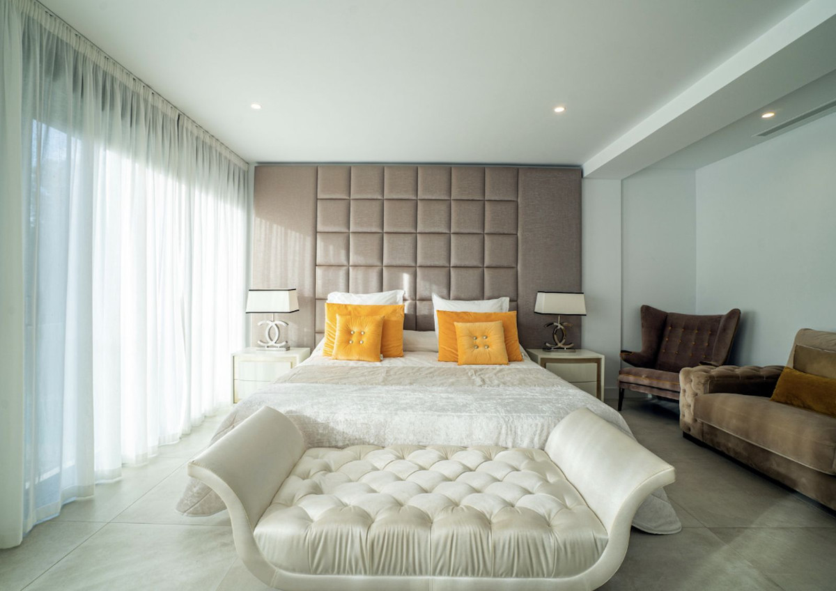 5 bedroom Villas for sale in Nueva Andaluc�a – R4846231 5 bedroom Villas for sale in Nueva Andaluc�a – R4846231