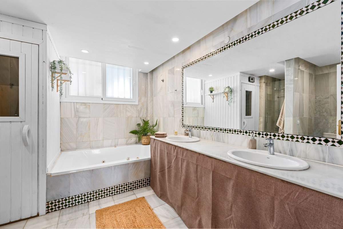 Adosados de 4 dormitorios en venta en Puerto Ban�s – R5308672 Adosados de 4 dormitorios en venta en Puerto Ban�s – R5308672