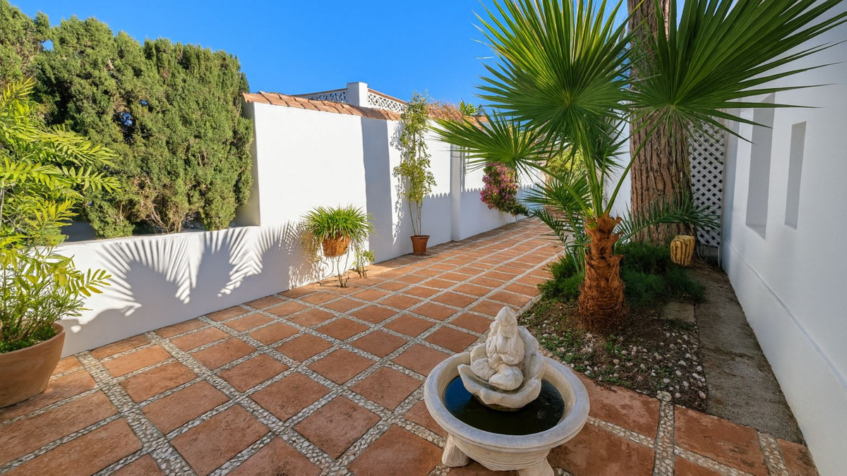 4 bedroom Villas for sale in El Rosario – R5387854 4 bedroom Villas for sale in El Rosario – R5387854