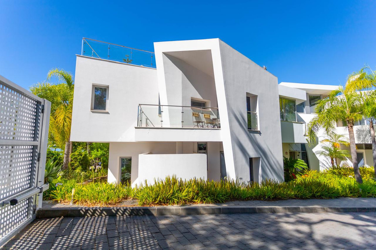 Pareados de 4 dormitorios en venta en Milla de Oro – R5382364 Pareados de 4 dormitorios en venta en Milla de Oro – R5382364