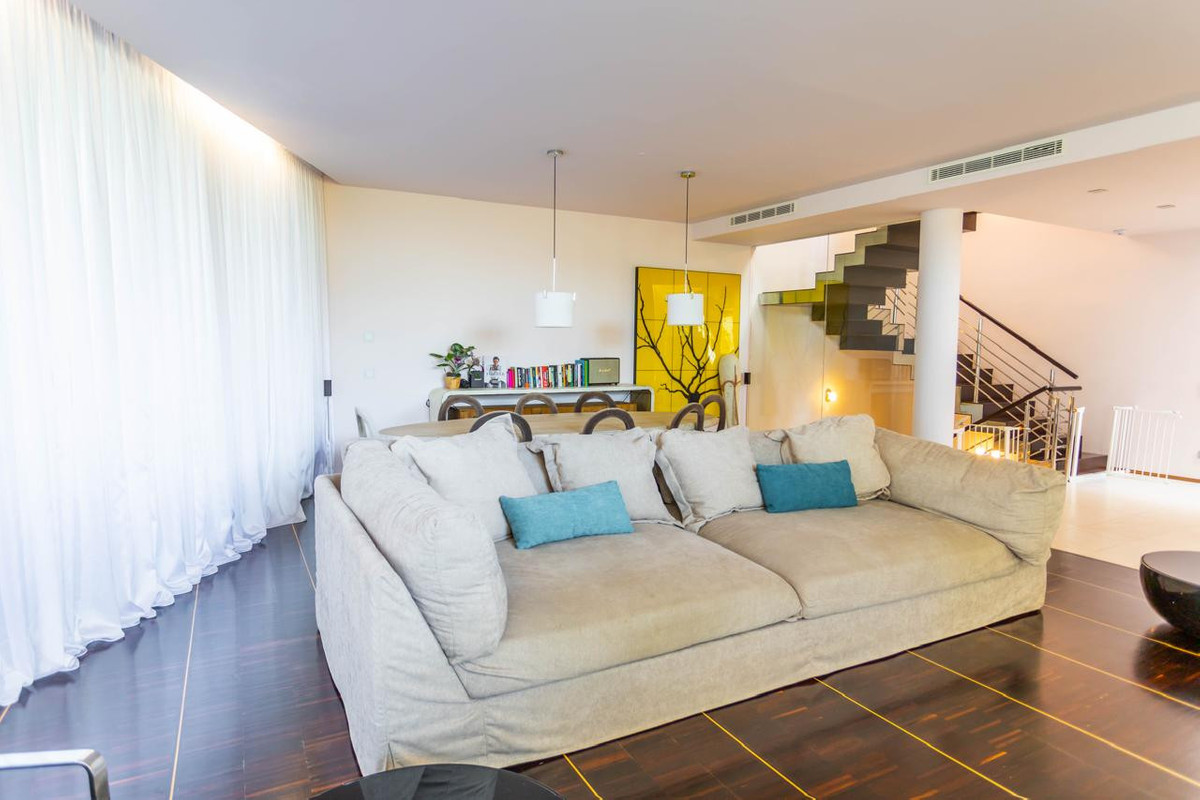 Pareados de 4 dormitorios en venta en Milla de Oro – R5382364 Pareados de 4 dormitorios en venta en Milla de Oro – R5382364