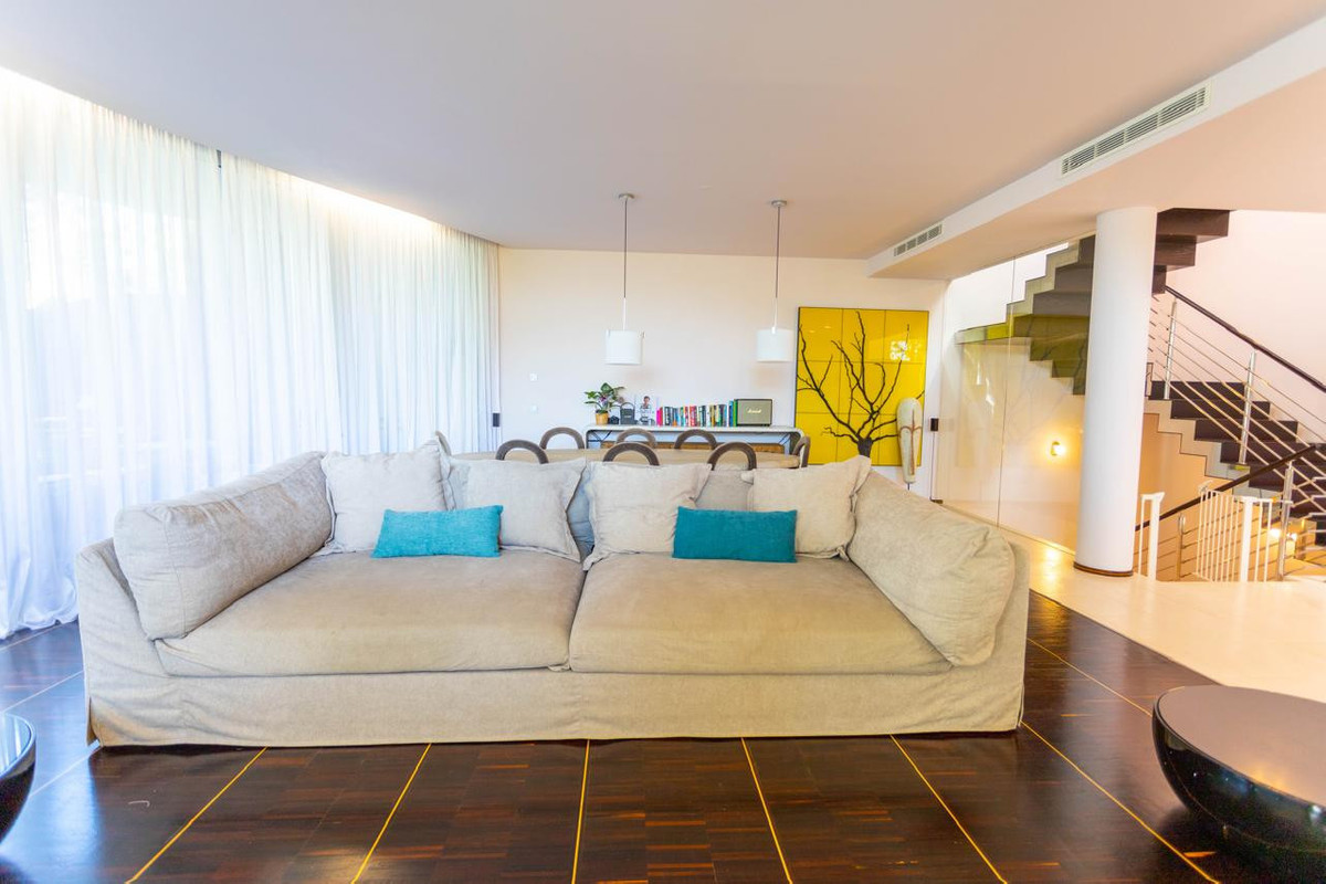 Pareados de 4 dormitorios en venta en Milla de Oro – R5382364 Pareados de 4 dormitorios en venta en Milla de Oro – R5382364