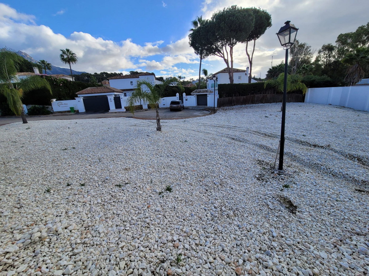 Plots for sale in Nueva Andalucía – R4975219 Plots for sale in Nueva Andalucía – R4975219