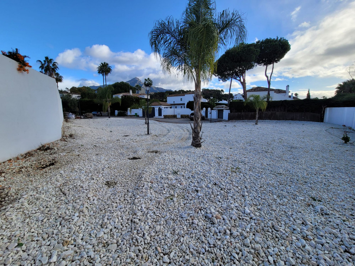 Plots for sale in Nueva Andalucía – R4975219 Plots for sale in Nueva Andalucía – R4975219