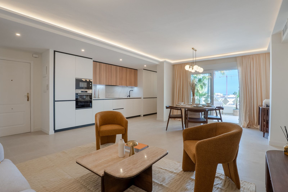 2 bedroom Apartments for sale in Las Chapas – R5367142
