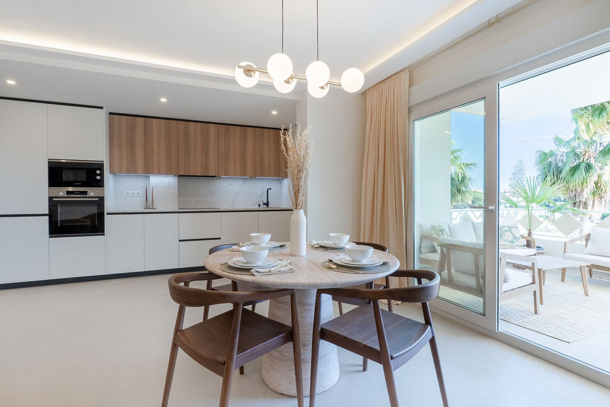 2 bedroom Apartments for sale in Las Chapas – R5367142