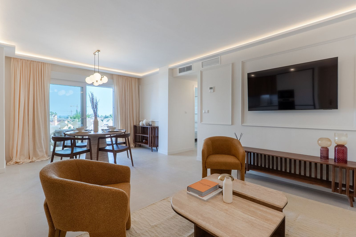 2 bedroom Apartments for sale in Las Chapas – R5367142